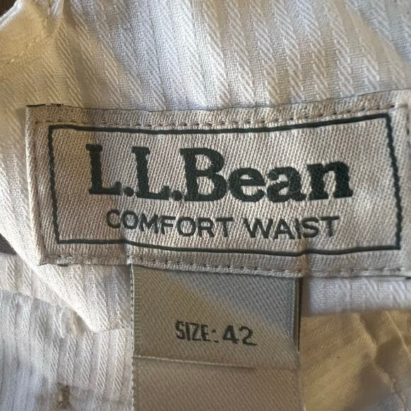L.L. Bean Comfort Waist  Dress pant men’s 42x32 khaki pleated - Picture 7 of 7